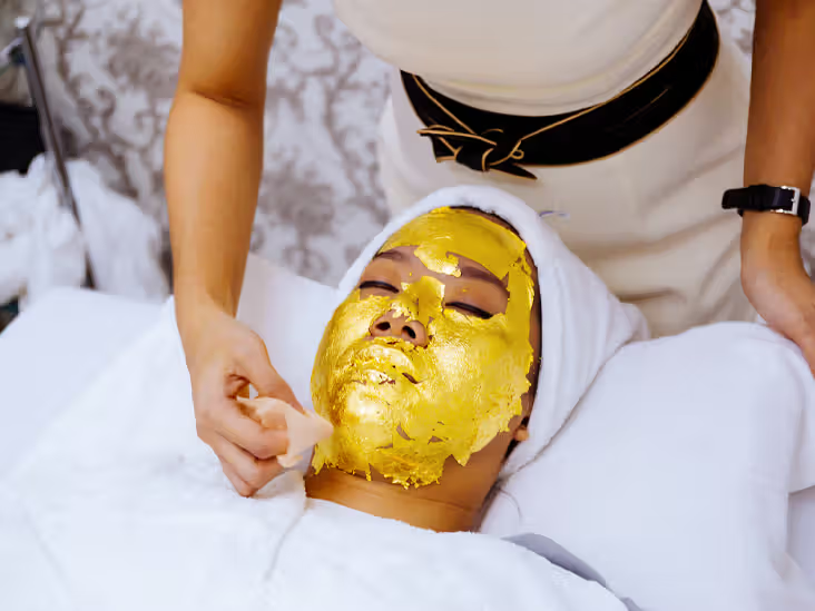 Glamour Threading: 24K Gold Facial