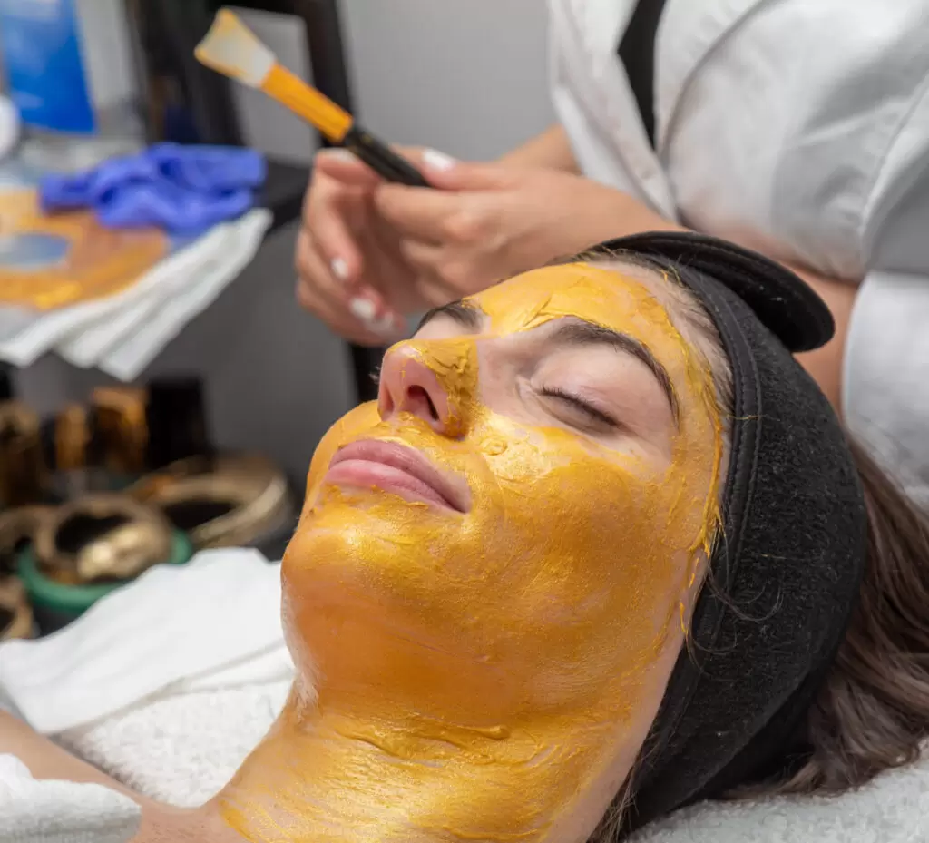 Glamour Threading: 24K Gold Facial