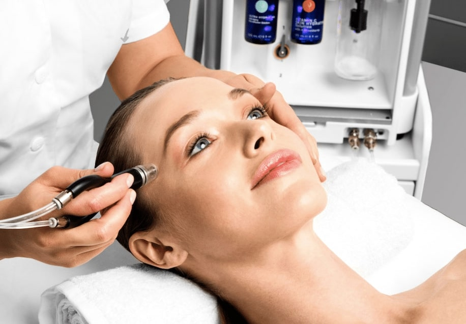 Glamour Threading Salon: Diamond Glow Facial